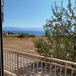 Nereids Apartments-erato Apartament *