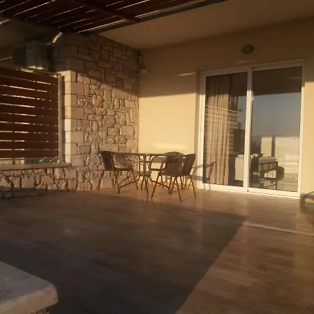 Nereids Apartments-erato Petalídhion